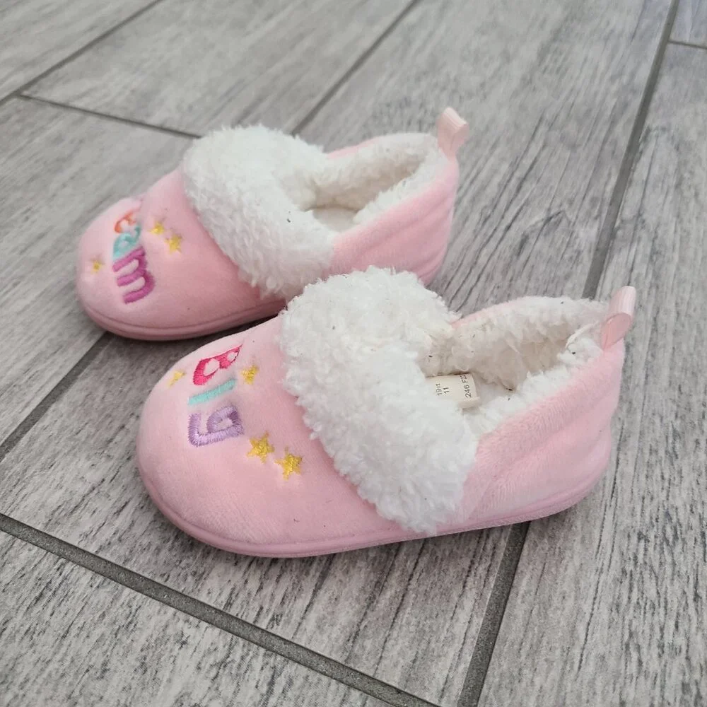 Wonder Nation Baby Girl Pink “Dream Big” Cozy Toddler Slippers Size 4